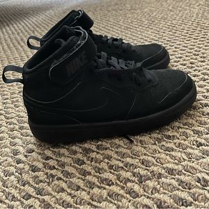 Nike Court Borough Mid 2